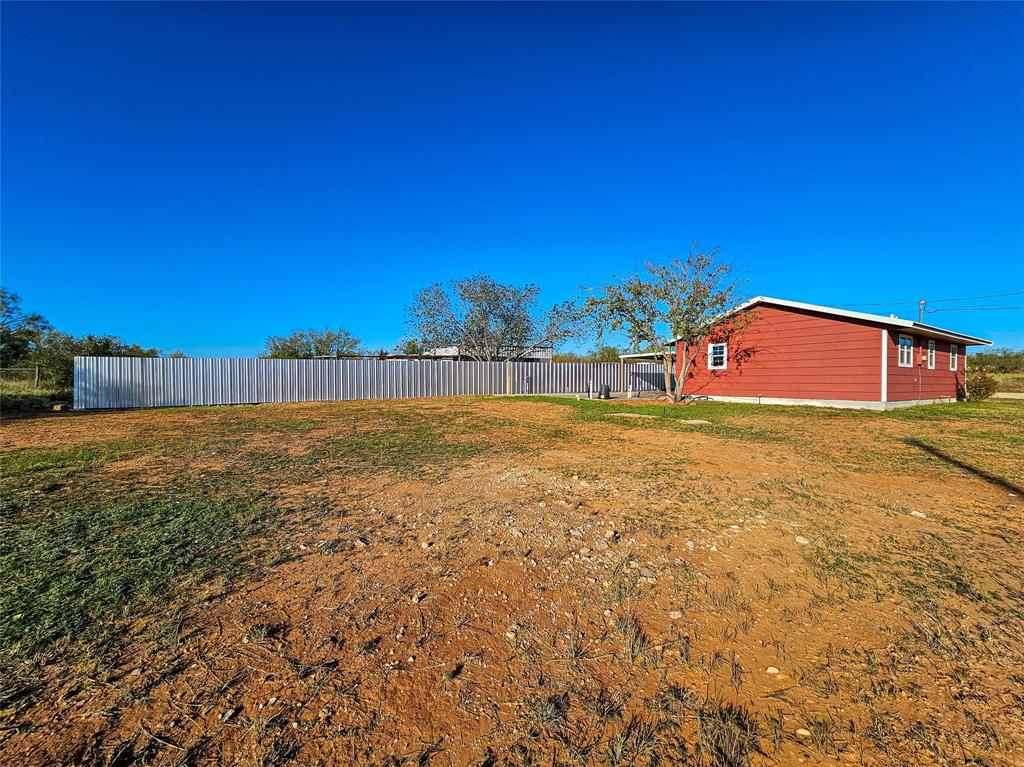 1618 Roberts Street Property Photo 6