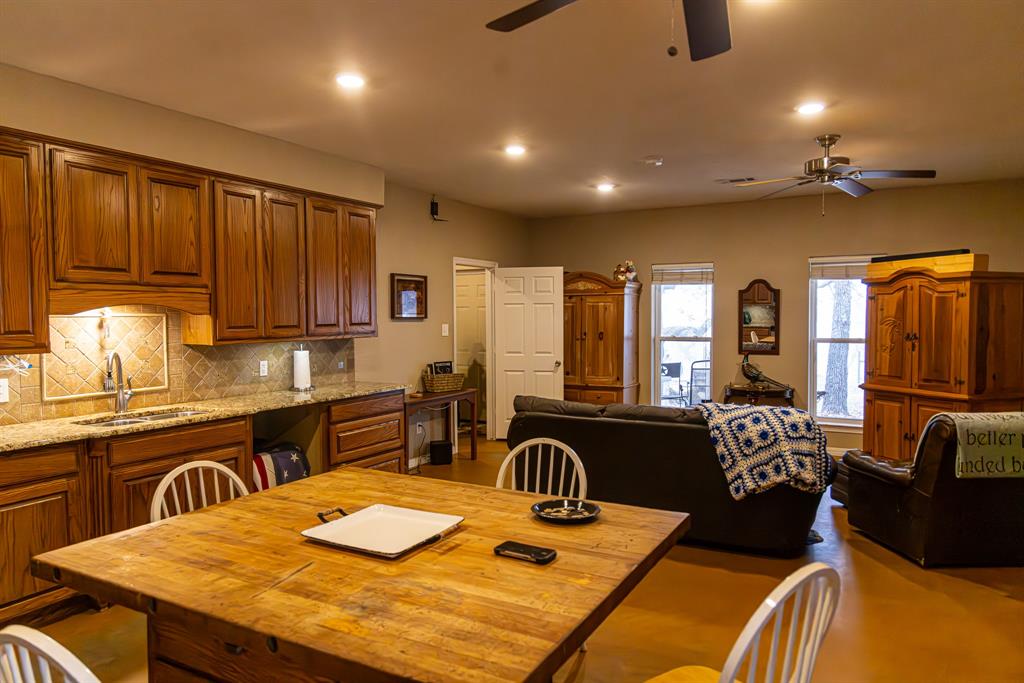 2946 Fm 52 Property Photo 4
