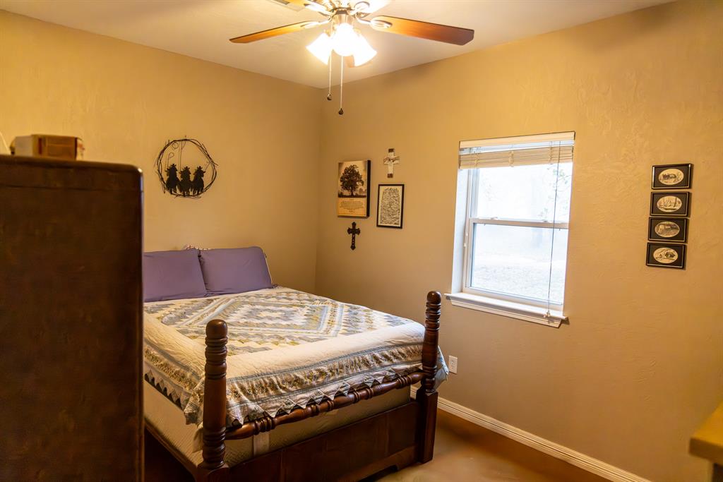 2946 Fm 52 Property Photo 9