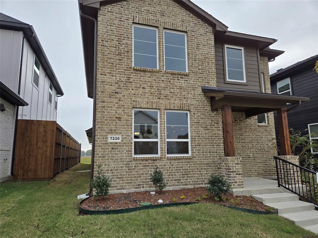 7220 Bayhill Lane Property Photo 1