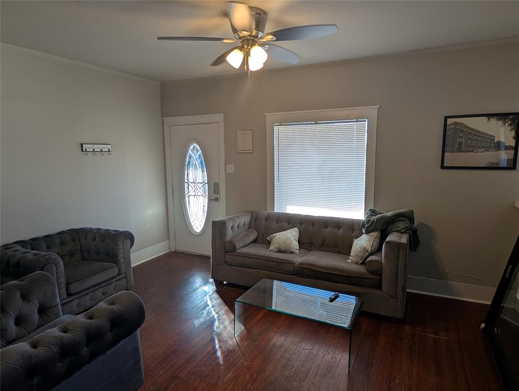 849 Grape Street Property Photo 3