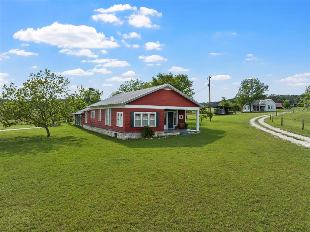 614 County Road 4165 Property Photo 6