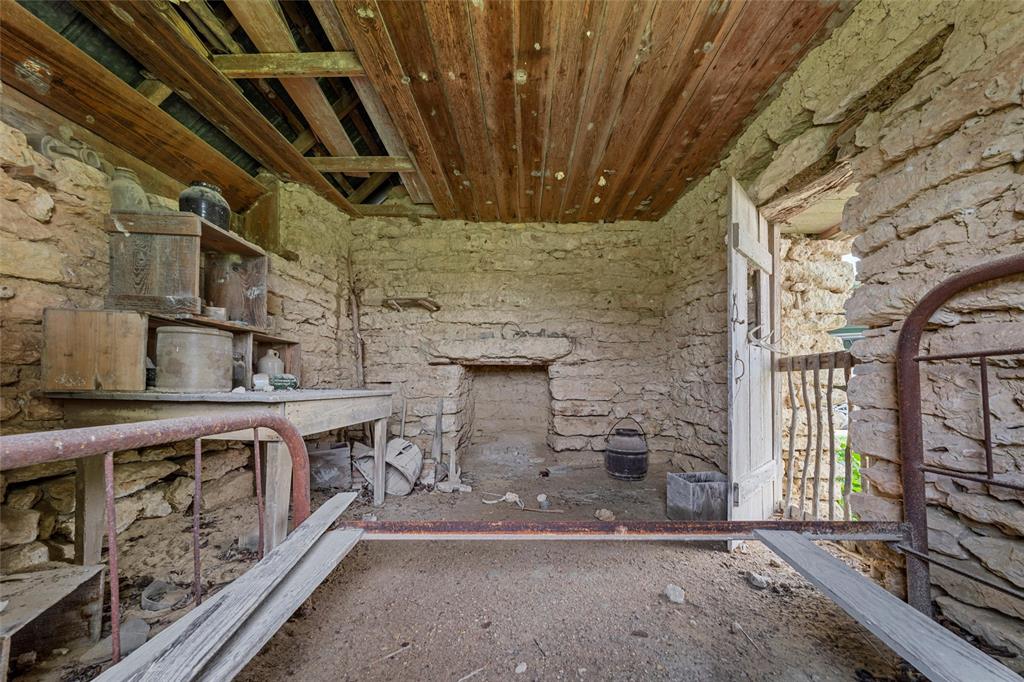 614 County Road 4165 Property Photo 8