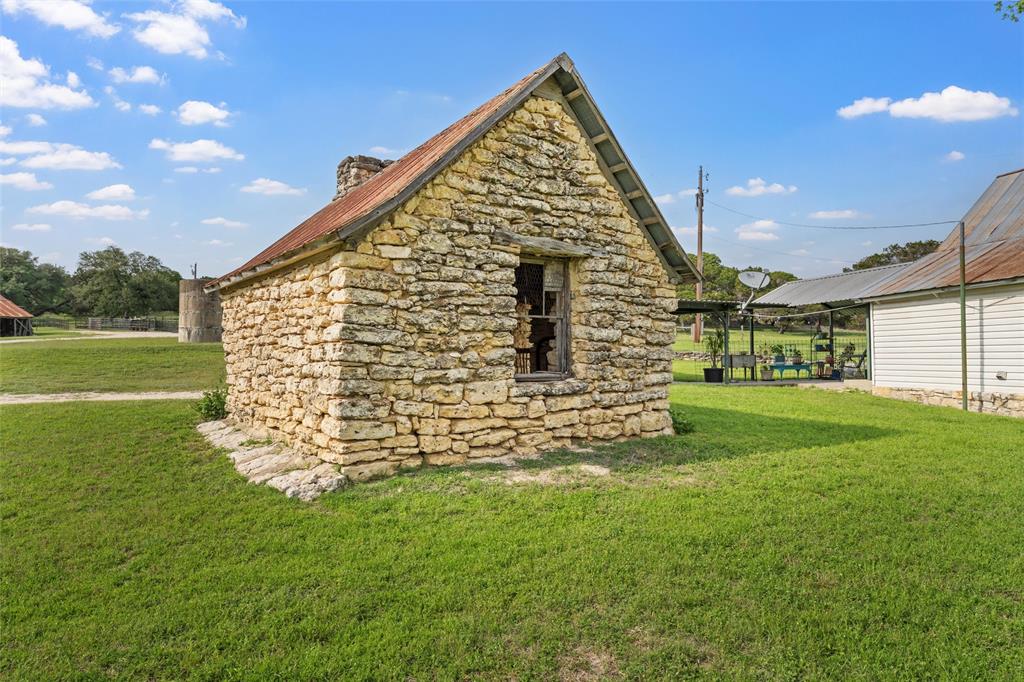 614 County Road 4165 Property Photo 11