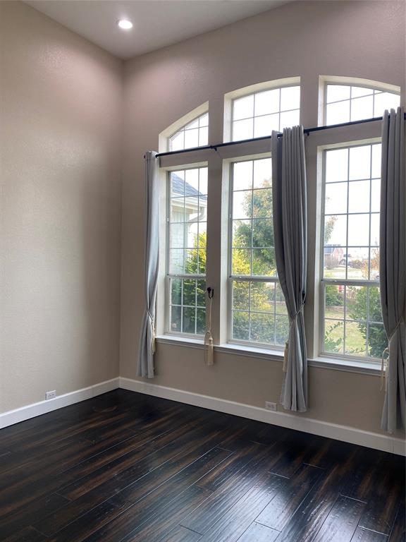 2920 Pinehurst Property Photo 4
