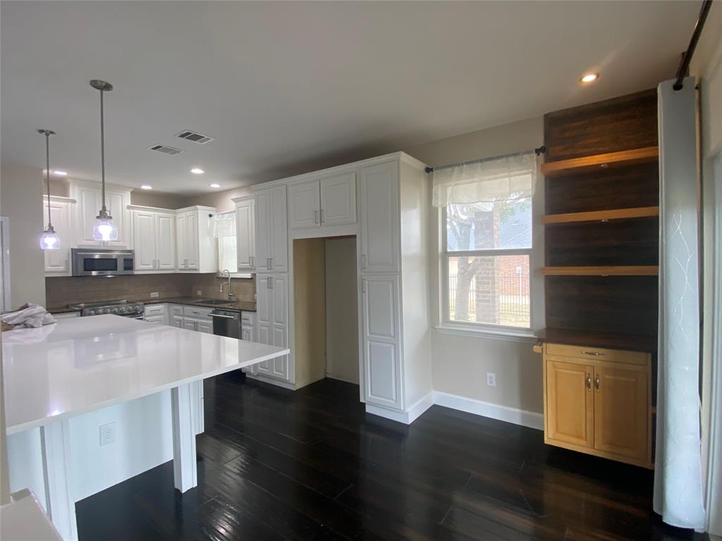 2920 Pinehurst Property Photo 13