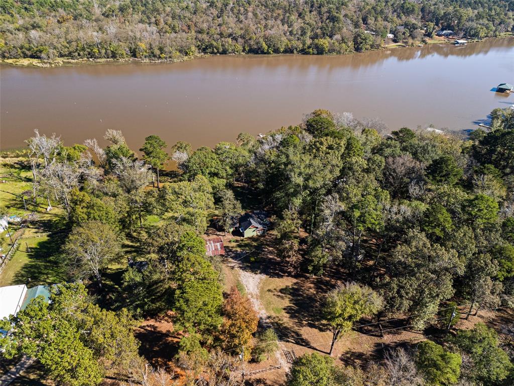 494 N Lake Drive Property Photo 5