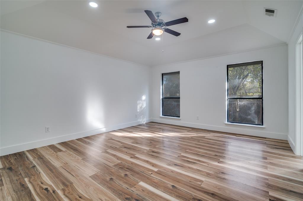 1502 Knob Hill Drive Property Photo 10