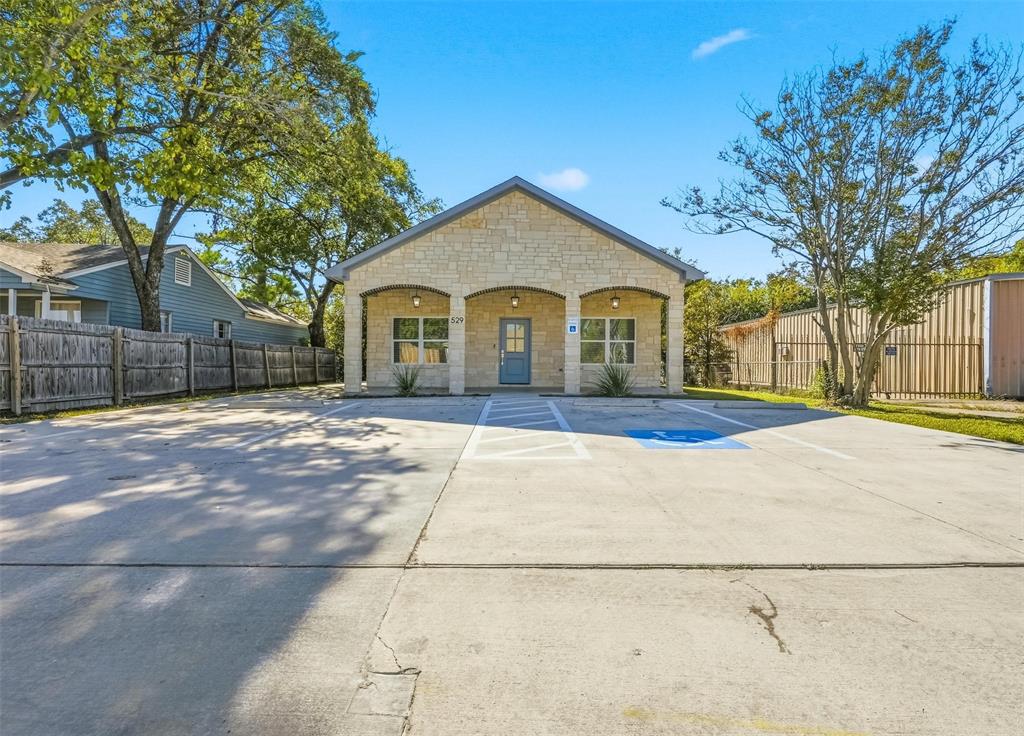 529 Austin Street Property Photo 1