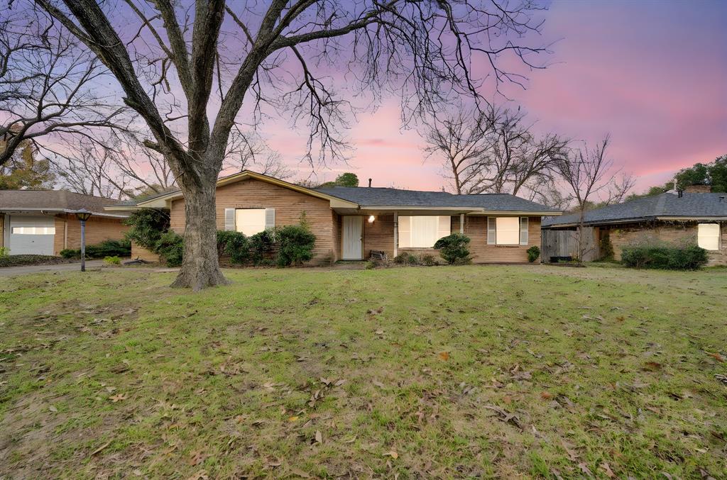 1320 Apache Street Property Photo 2
