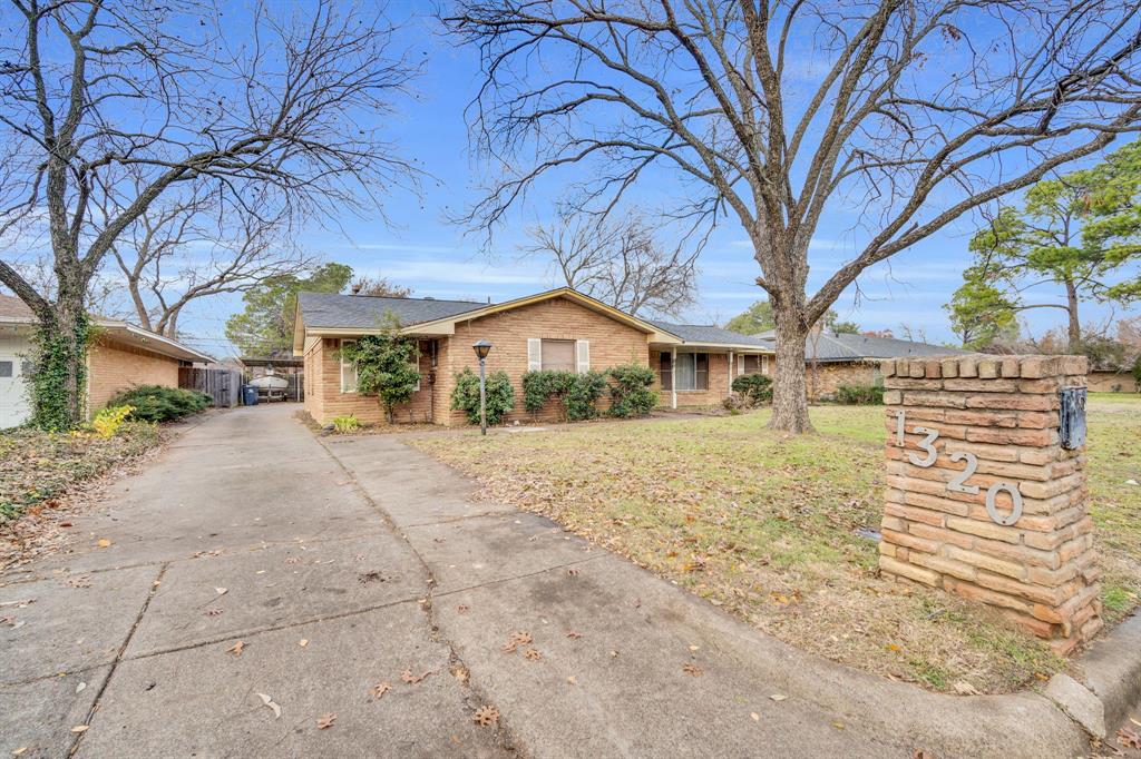 1320 Apache Street Property Photo 3