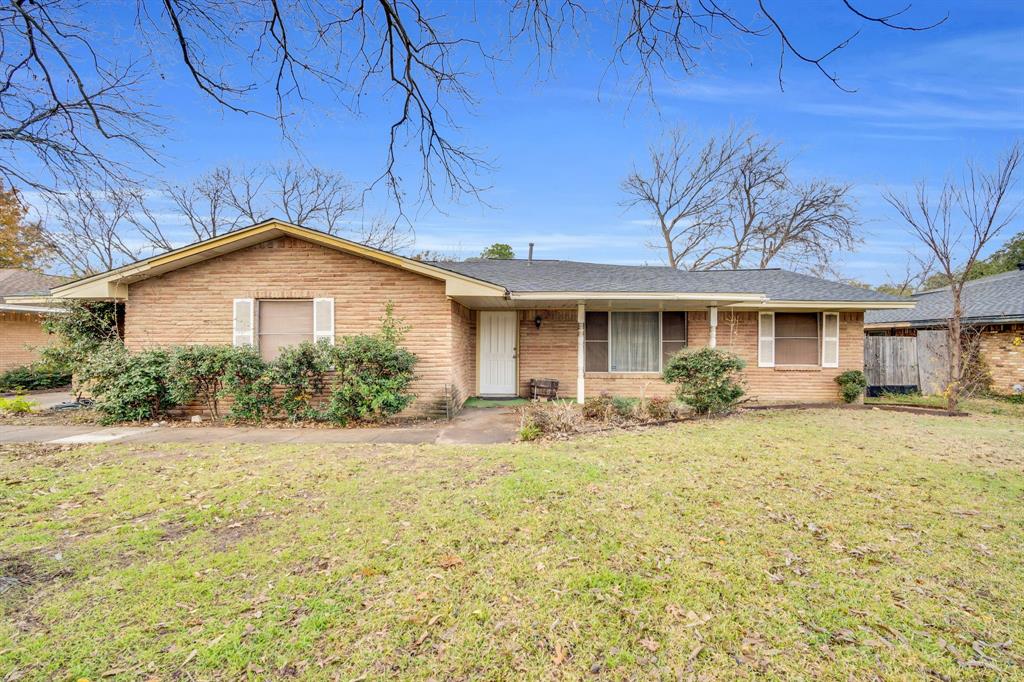 1320 Apache Street Property Photo 4