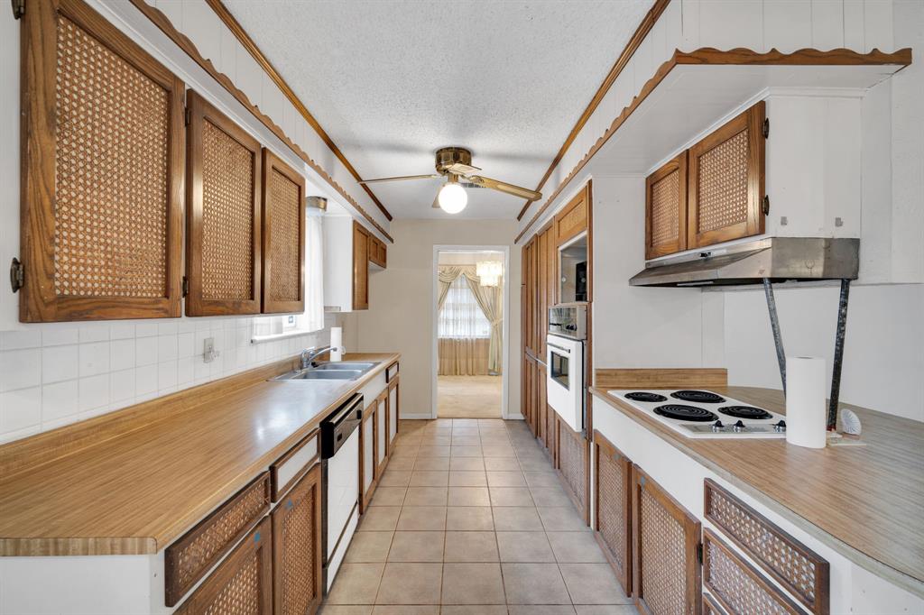 1320 Apache Street Property Photo 10