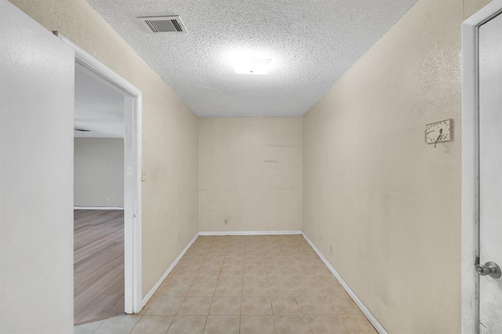 1320 Apache Street Property Photo 12