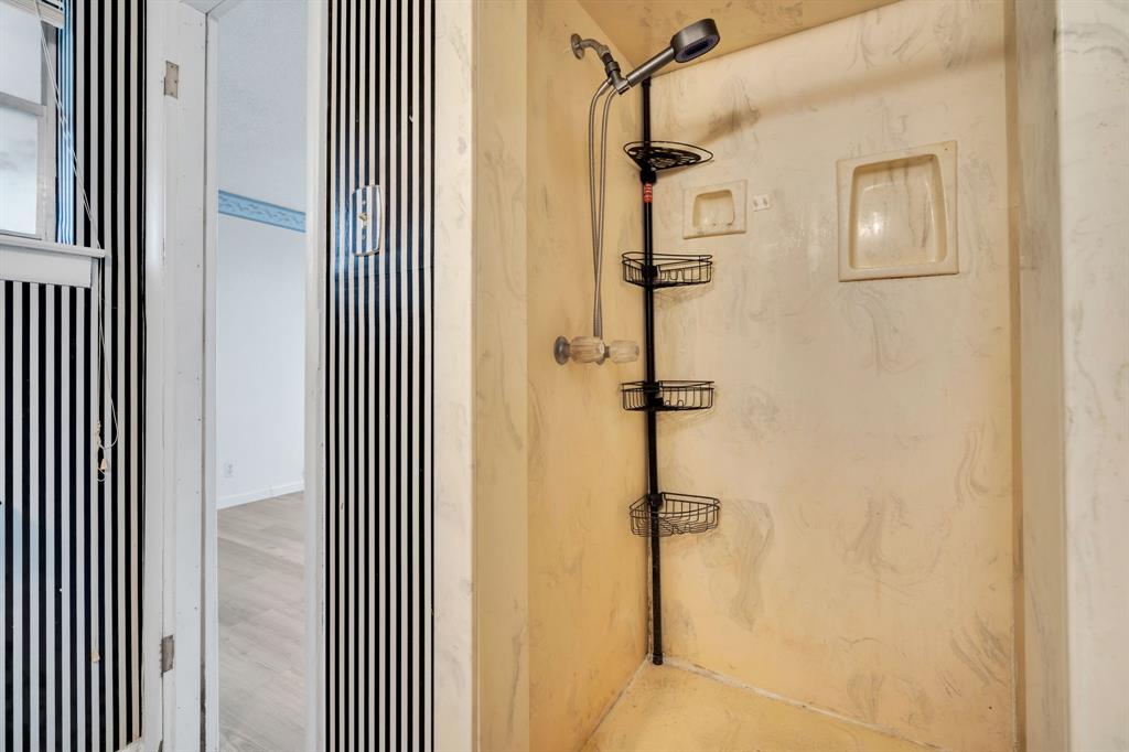 1320 Apache Street Property Photo 20