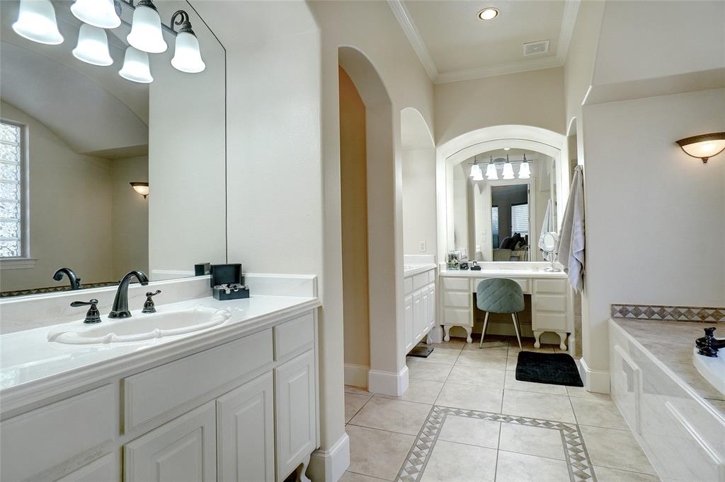 3333 Clubview Drive Property Photo 14