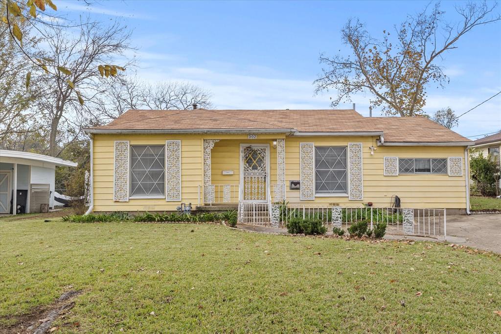 302 S Clark Street Property Photo 1