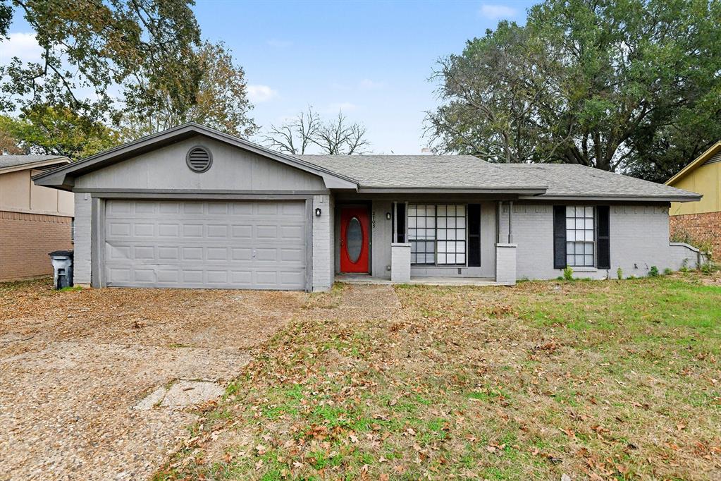 2705 Warren Lane Property Photo 3