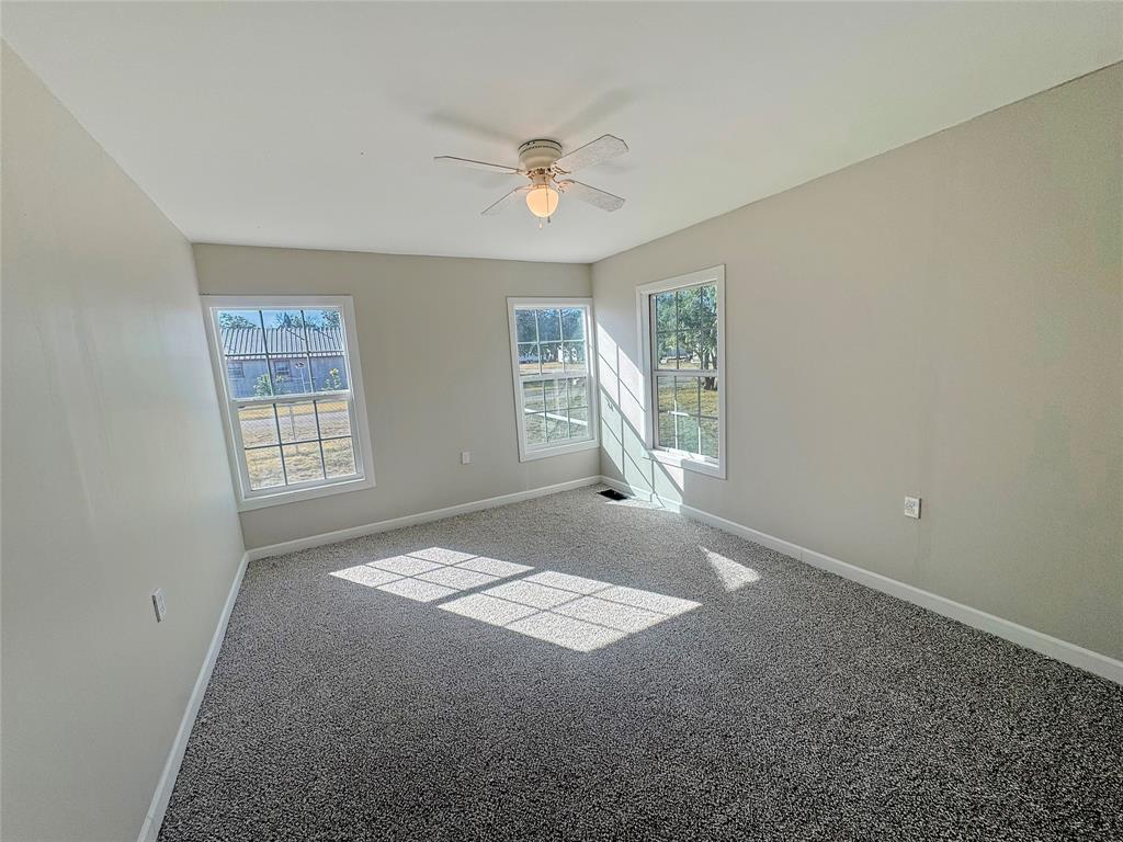 211 Oak Property Photo 11