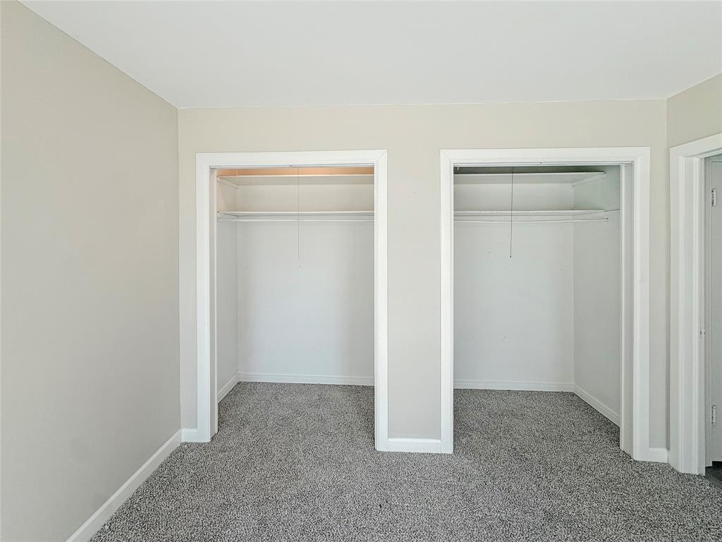 211 Oak Property Photo 12