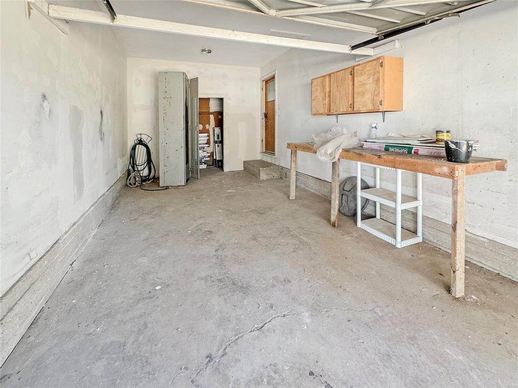 211 Oak Property Photo 22