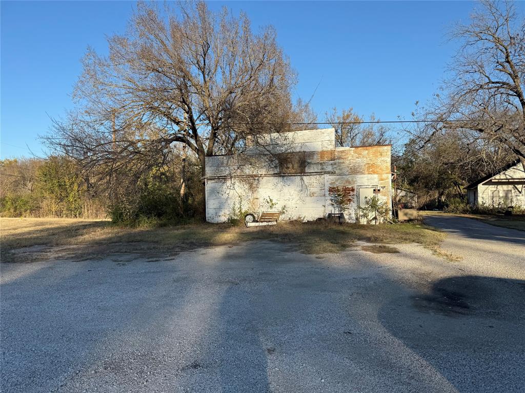 408 N Parkway Drive Property Photo 2