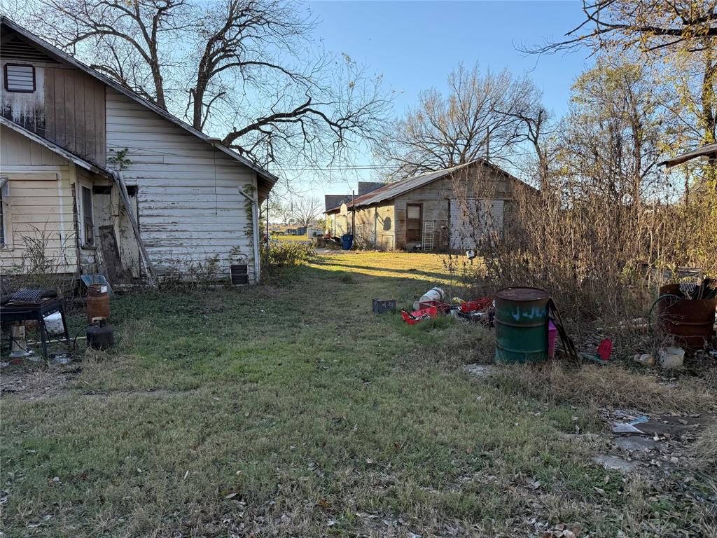408 N Parkway Drive Property Photo 3