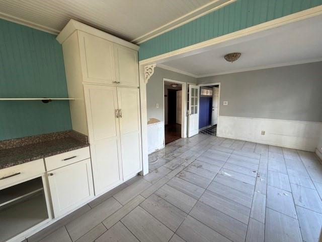 102 Newport Lane Property Photo 8
