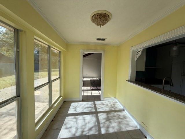 102 Newport Lane Property Photo 9