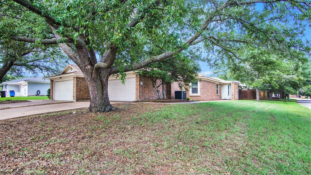 7600 Silveridge Drive Property Photo 1