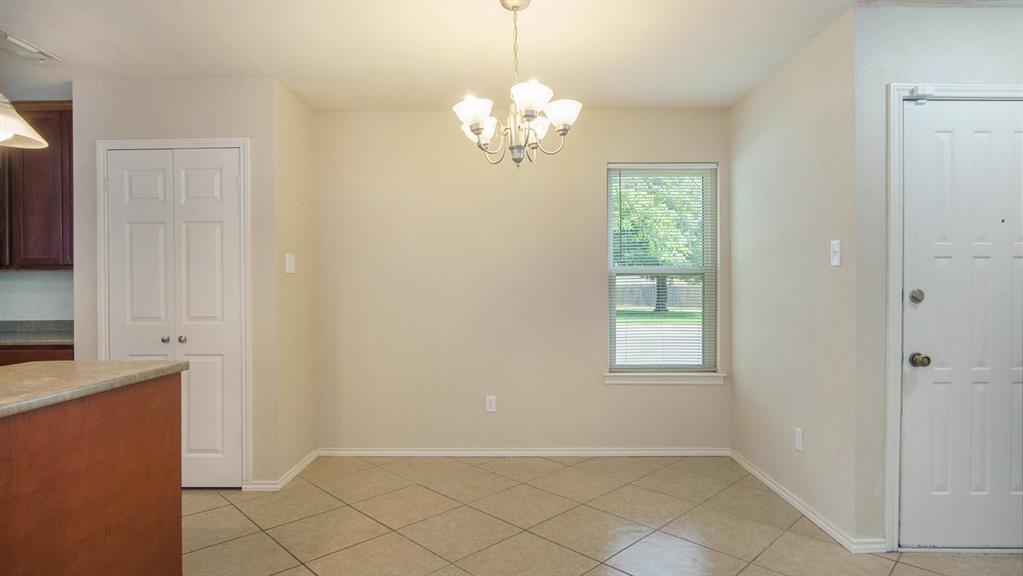 7600 Silveridge Drive Property Photo 3