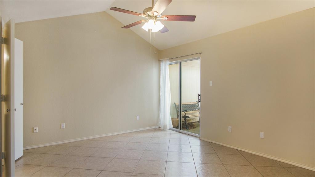 7600 Silveridge Drive Property Photo 15
