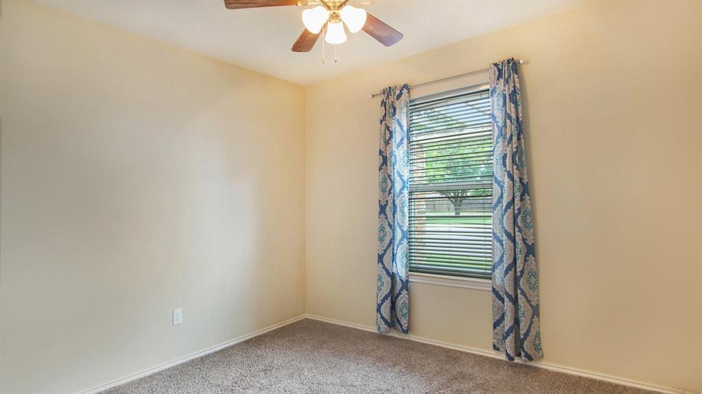 7600 Silveridge Drive Property Photo 18