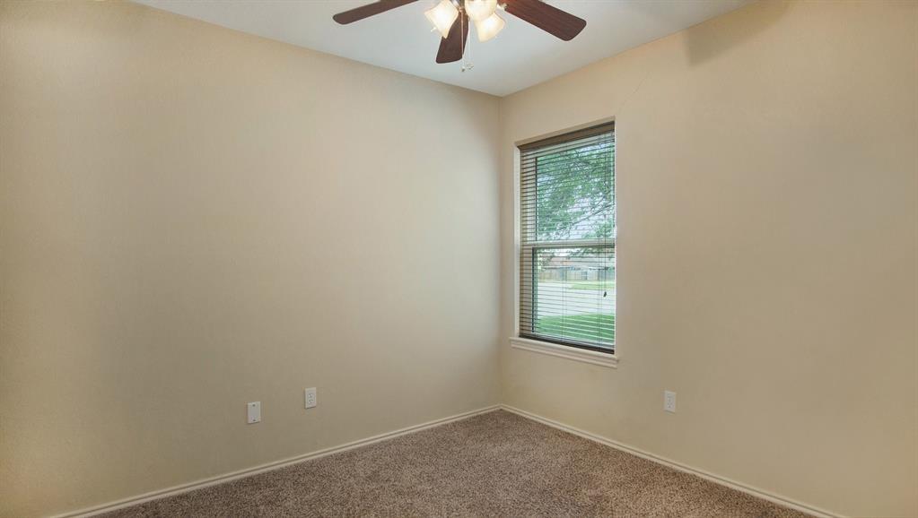 7600 Silveridge Drive Property Photo 19