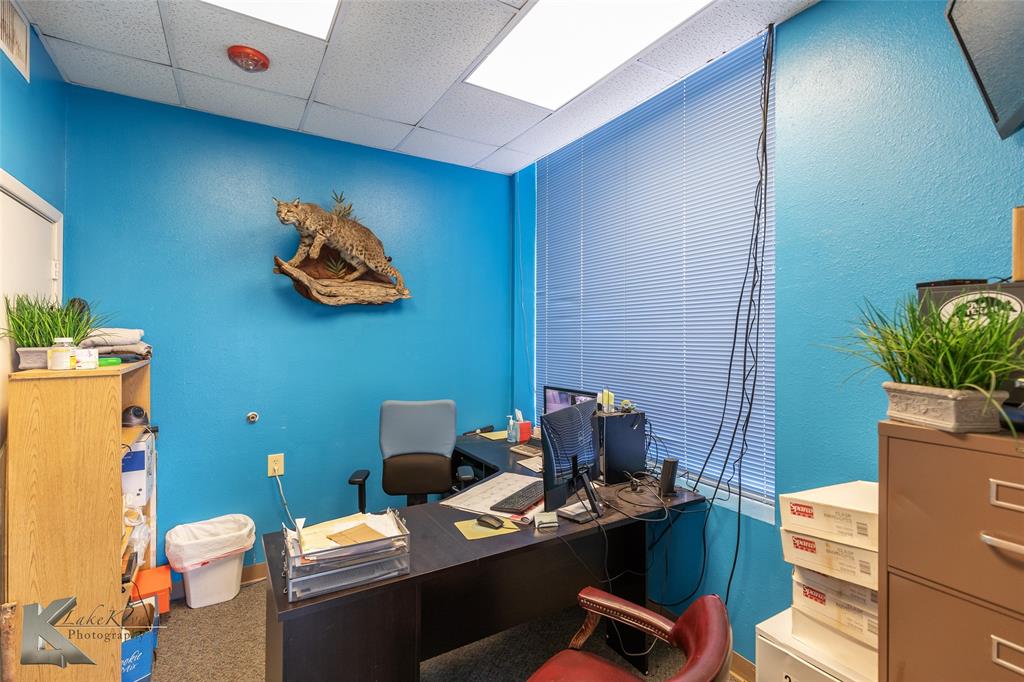 1109 Oak Street Property Photo 4