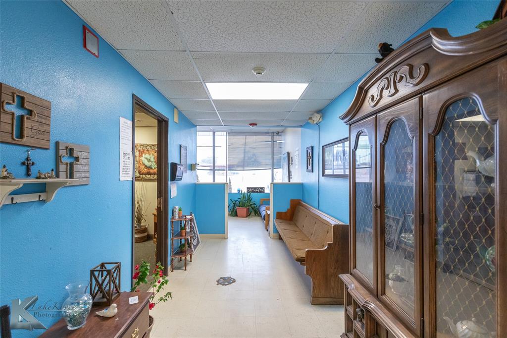 1109 Oak Street Property Photo 6