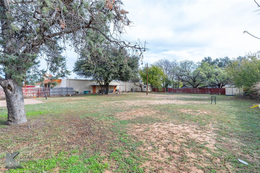 1109 Oak Street Property Photo 19