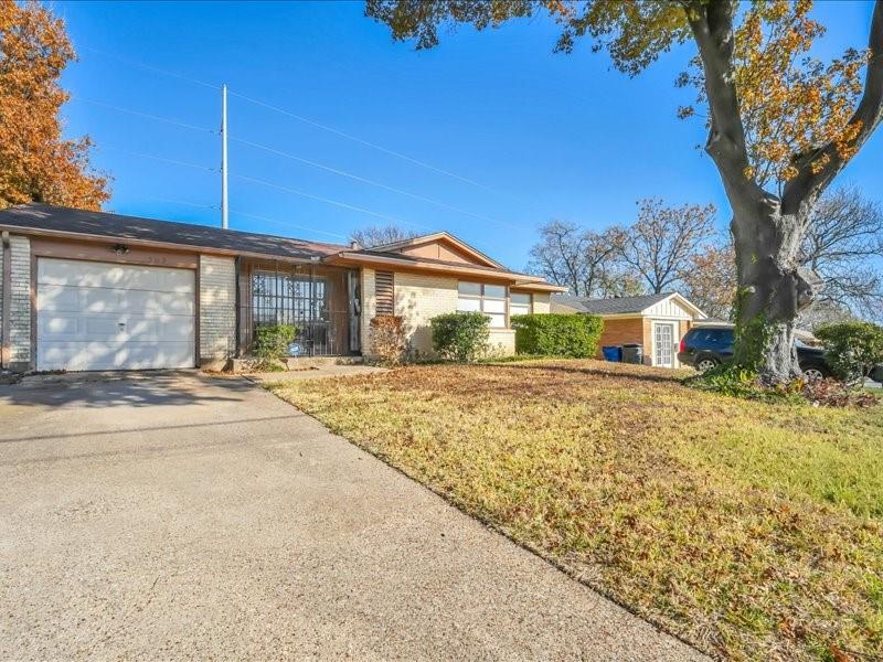 509 Bluewood Drive Property Photo 1