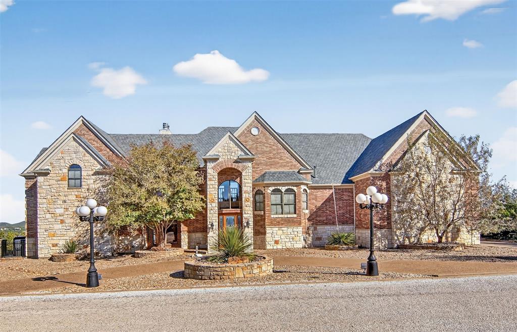 200 Oyster Bay Property Photo 1