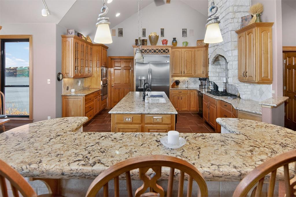 200 Oyster Bay Property Photo 8