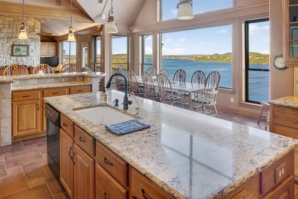 200 Oyster Bay Property Photo 11
