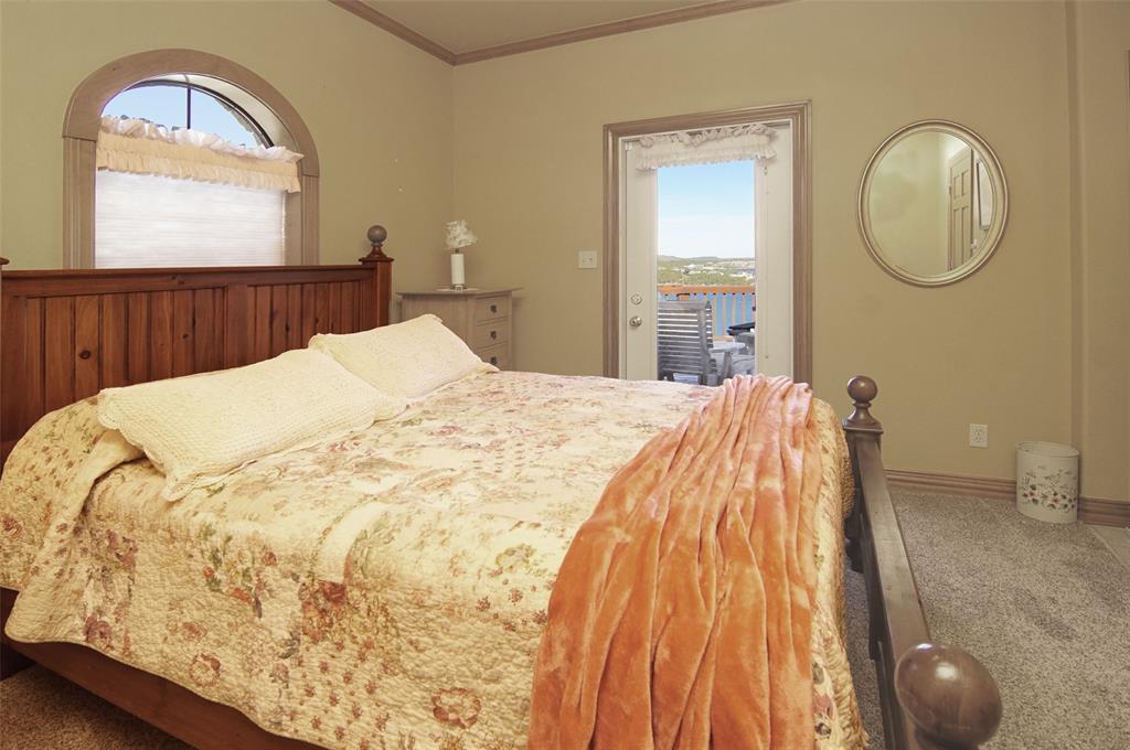 200 Oyster Bay Property Photo 19