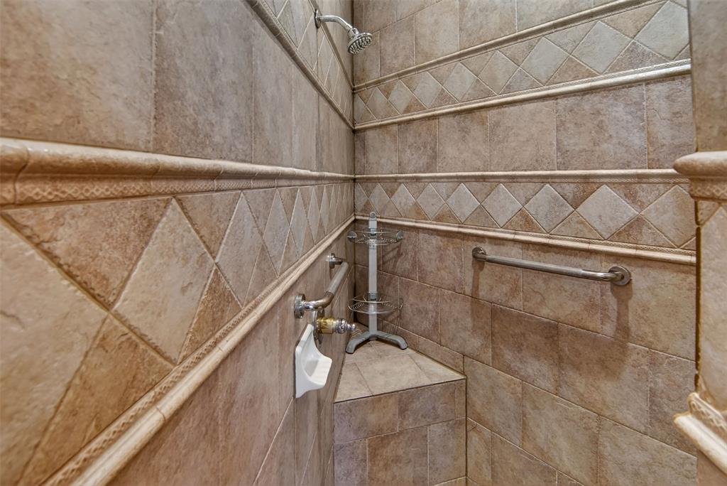 200 Oyster Bay Property Photo 30