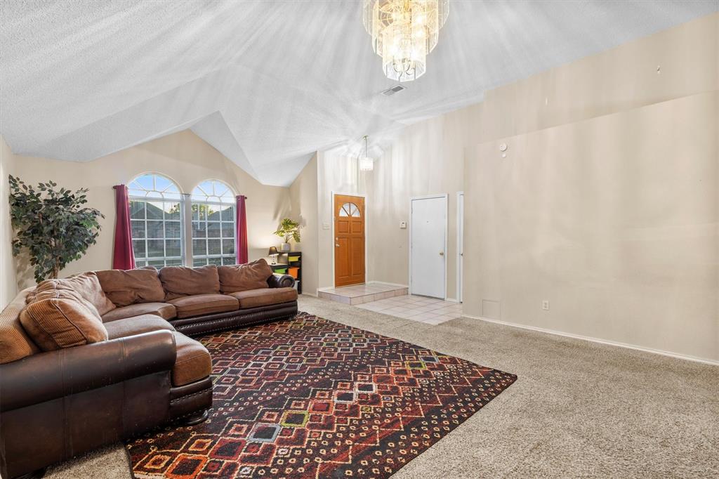 8729 Sabinas Trail Property Photo 5