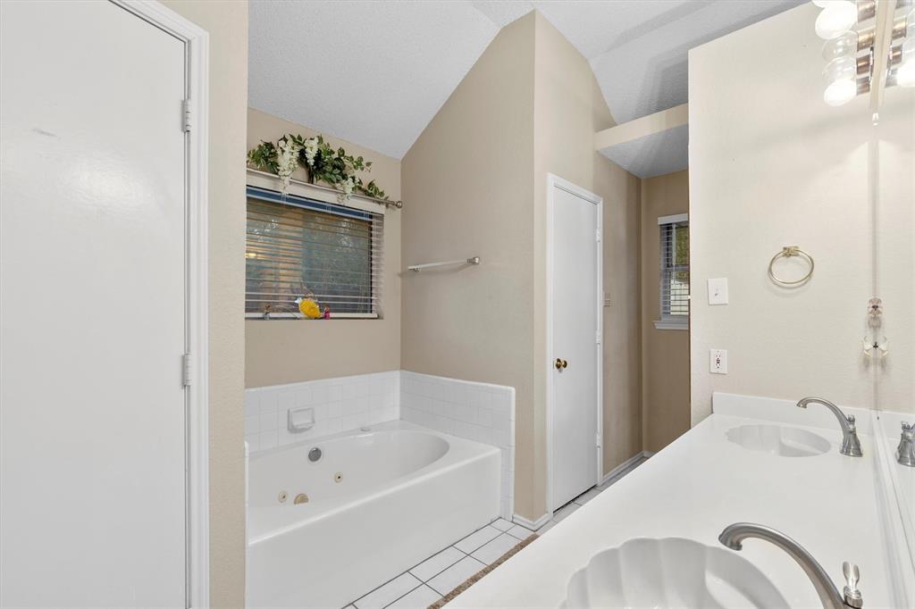 8729 Sabinas Trail Property Photo 19