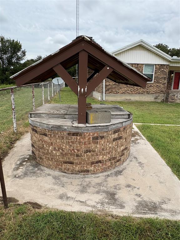7342 Fm 1810 Property Photo 7