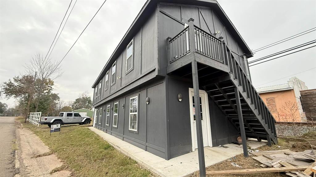 401 Hinnant Street Property Photo 2