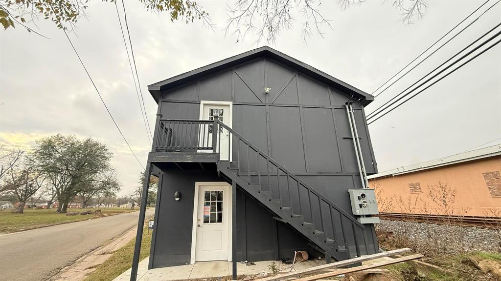 401 Hinnant Street Property Photo 4