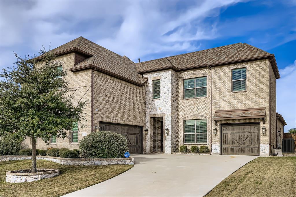932 Hunters Creek Drive Property Photo 1