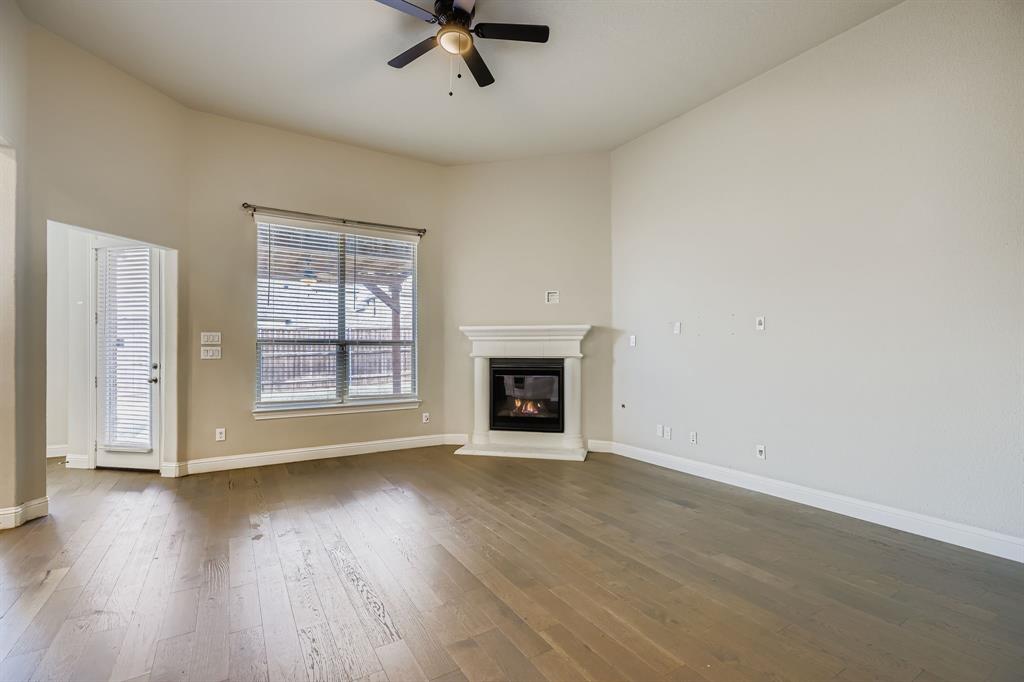 932 Hunters Creek Drive Property Photo 11